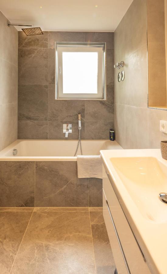 Sweethome - Dah03 - Luxus Pur Apartment, Kueche, Tv